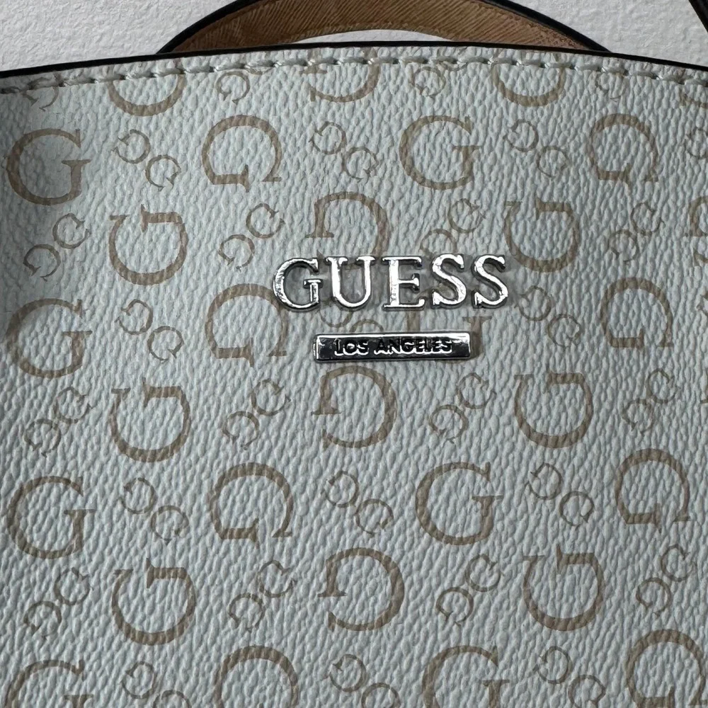 Guess los angeles